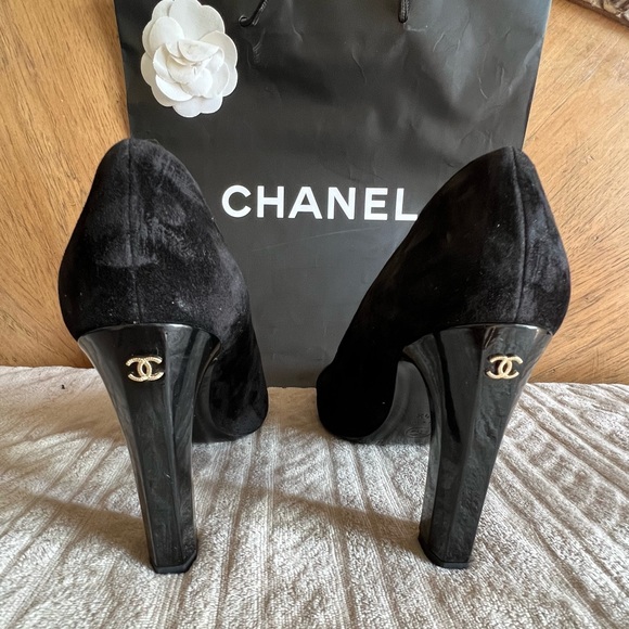 Chanel Cap Toe Blk Suede  Platform High Heel Round Toe W Pump size 9.5 - Picture 11 of 16